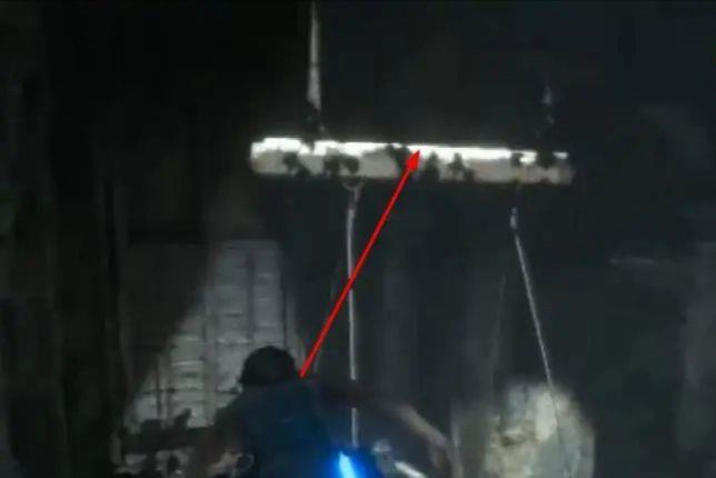 《古墓丽影：崛起》古墓丽影如何抓住那根横梁？