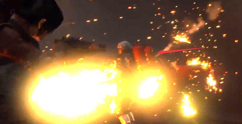 《古墓丽影：崛起》火焰喷射兵怎么打？