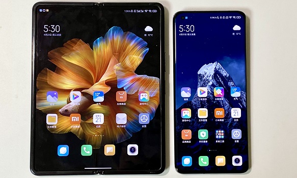 苹果13和小米FOLD怎么选